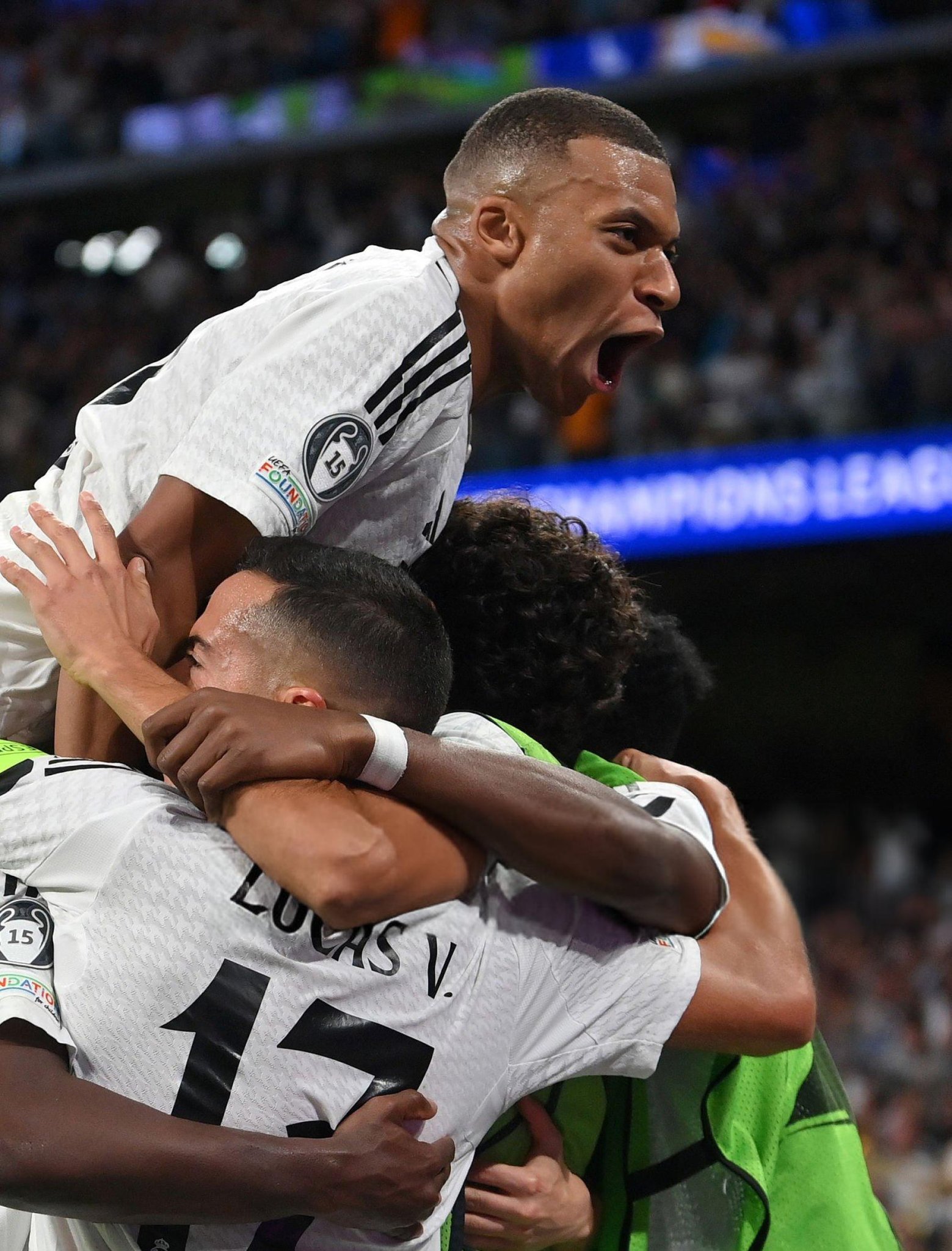 南宫NG官方网站-赛地聚焦——法国杯国际比赛日热度飙升，多伦多猛龙状态回暖，态度坚定，细节决定成败(赛地兑换人民币汇率)